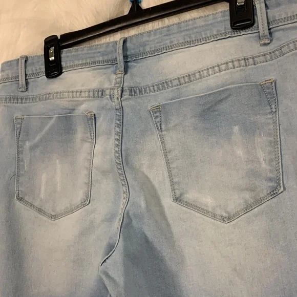 Elite Jeans, Women’s Ripped light wash hollow out sz 13/14 - Picture 8 of 8